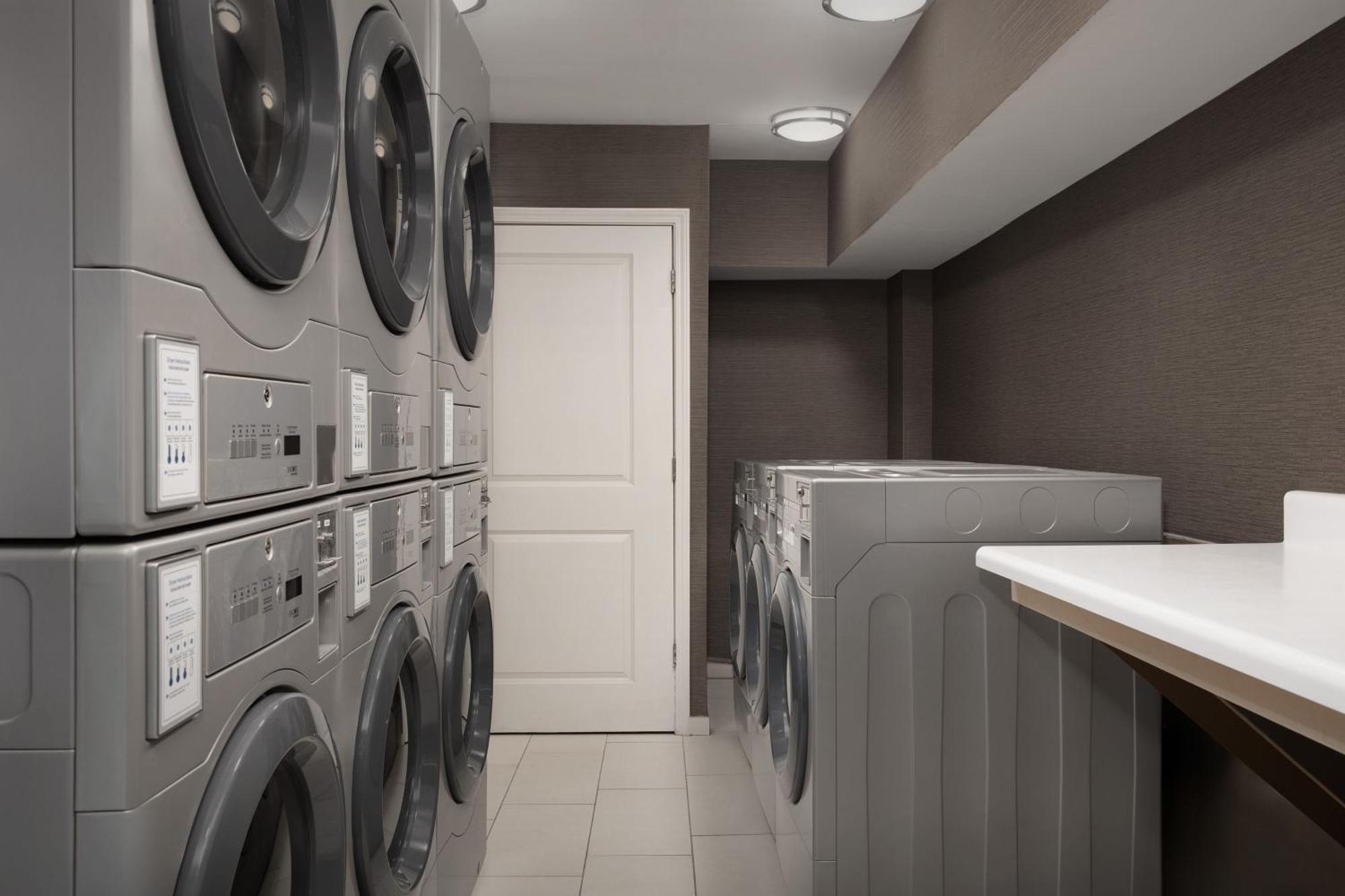 Residence Inn By Marriott Greensboro Airport Bagian luar foto