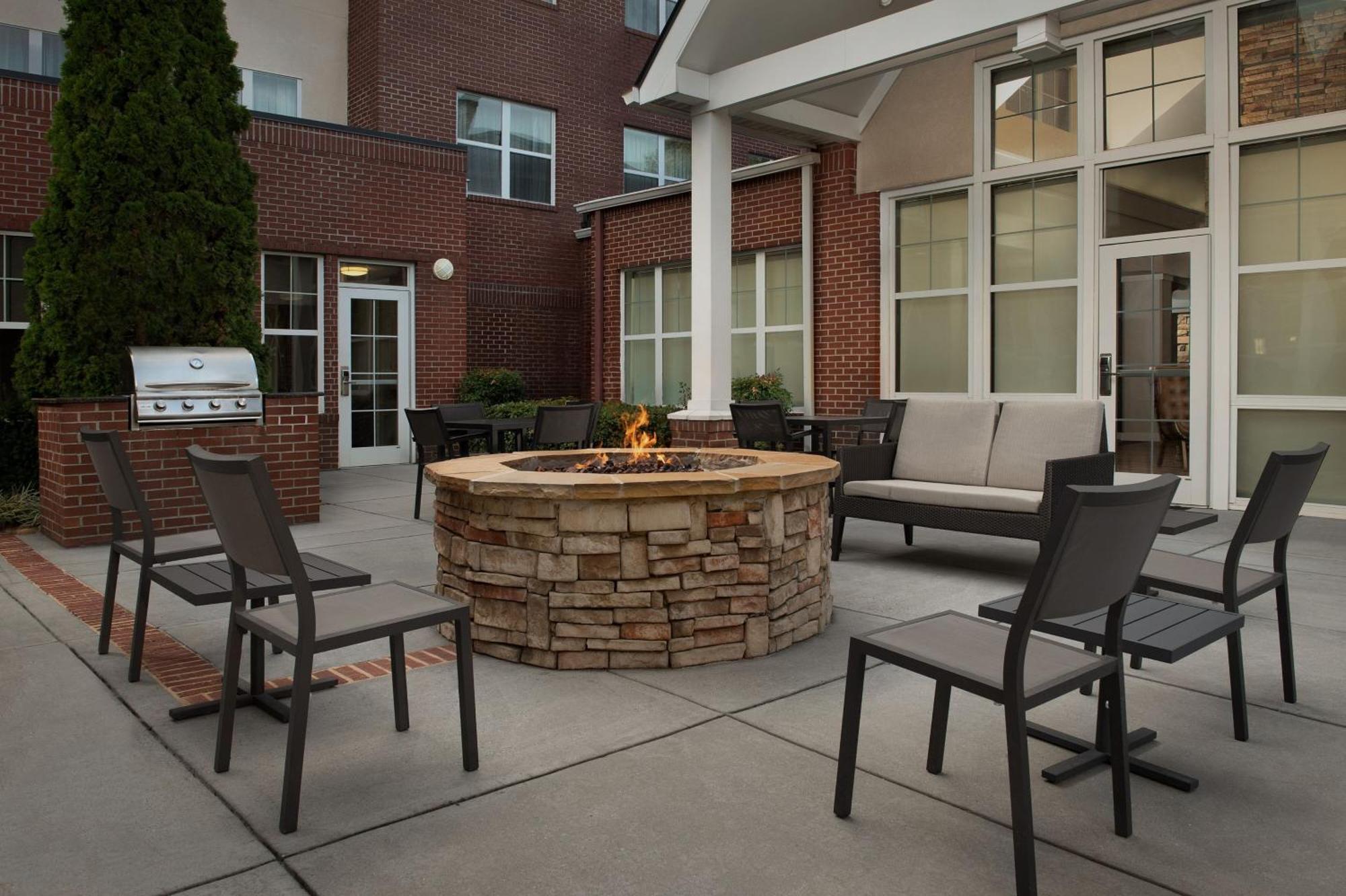 Residence Inn By Marriott Greensboro Airport Bagian luar foto
