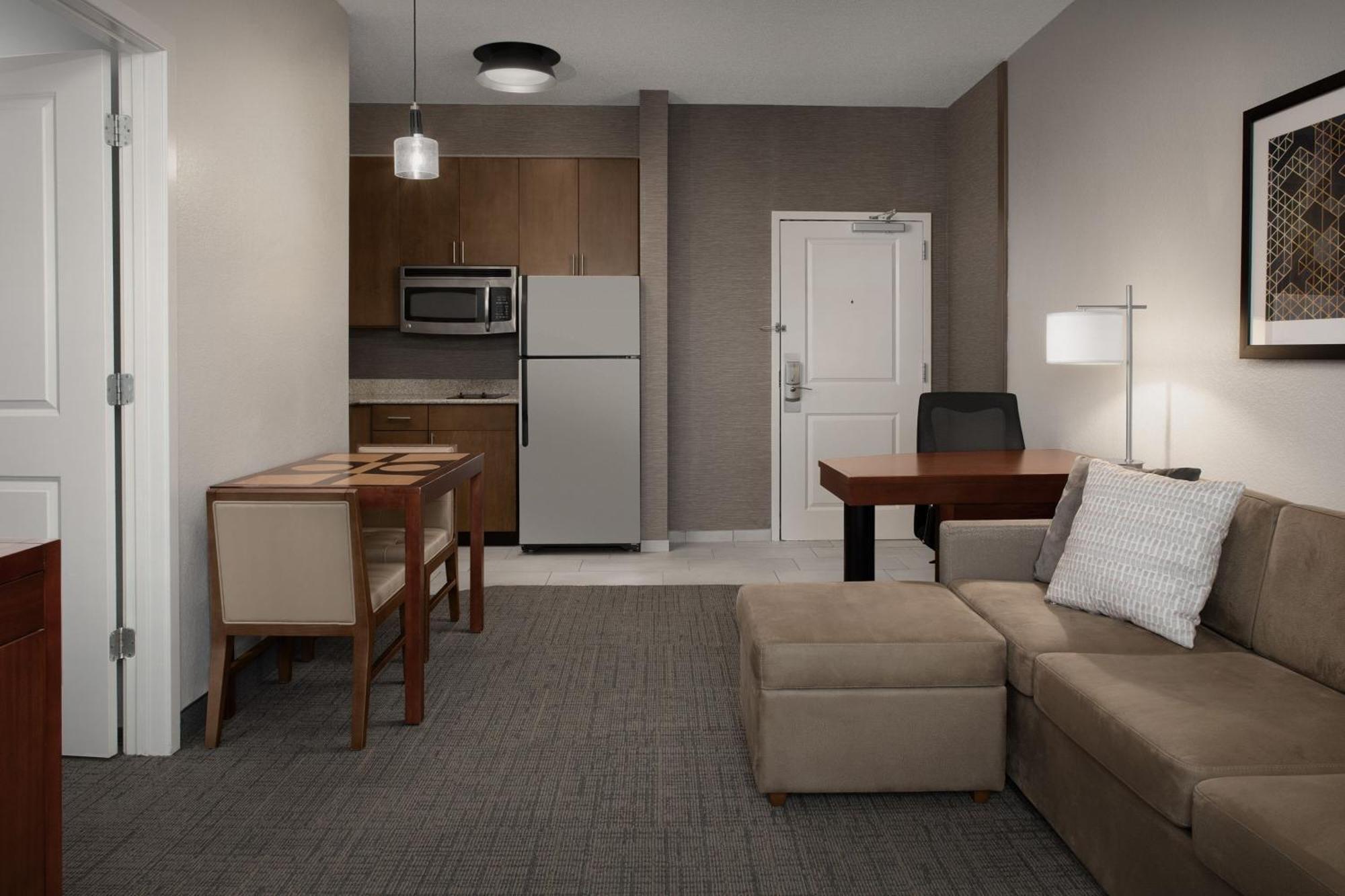 Residence Inn By Marriott Greensboro Airport Bagian luar foto
